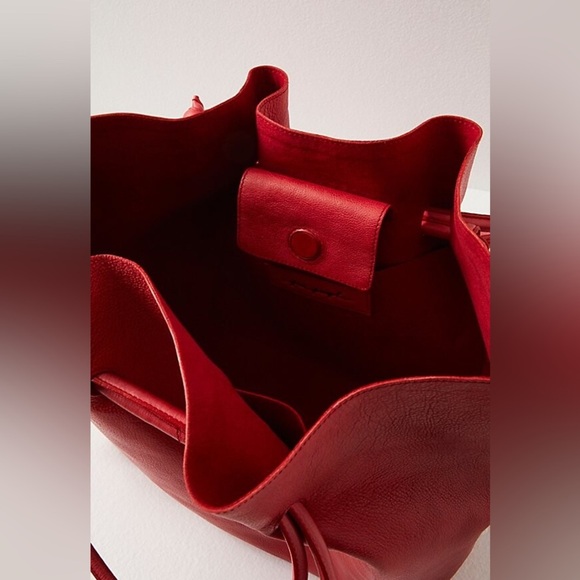 Free People Head over heels leather tote/ crossbody red - Picture 8 of 10